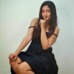 Poonam Bajwa Instagram - #❤️#trulymadlydeeplyforever#❤️❤️❤️ . 📸@hairstylebynisha