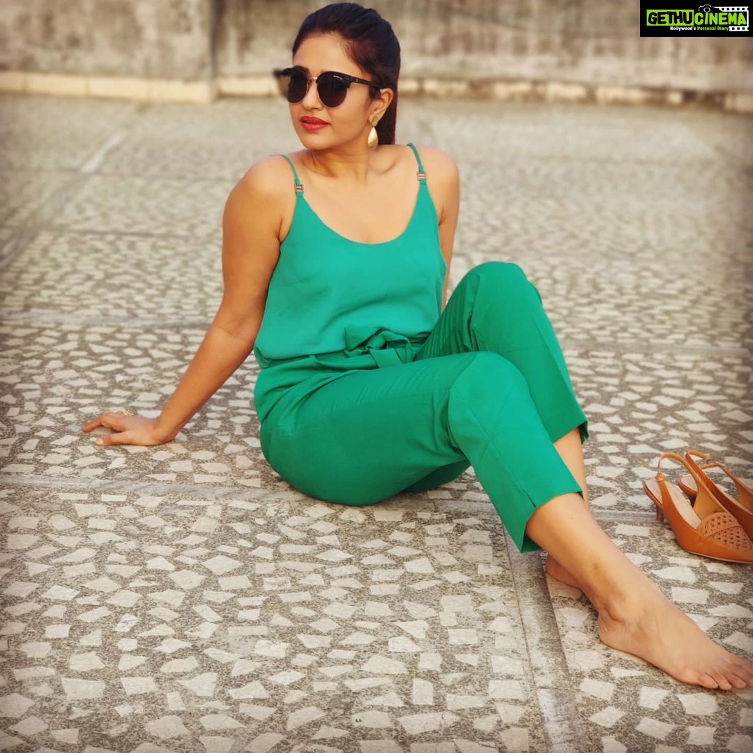 Poonam Bajwa Instagram - 💚💚💚💚💚 . @hairstylebynisha