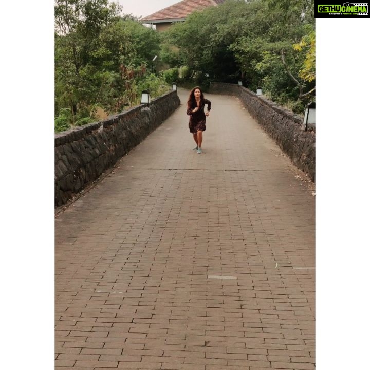 Poonam Bajwa Instagram - 💕🖤 #coudntthinkofacaption