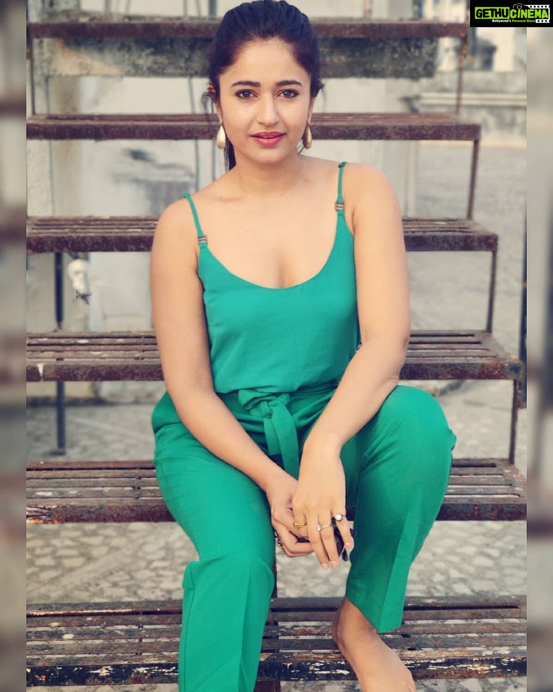 Poonam Bajwa Instagram - #iseeyou# 📸@hairstylebynisha