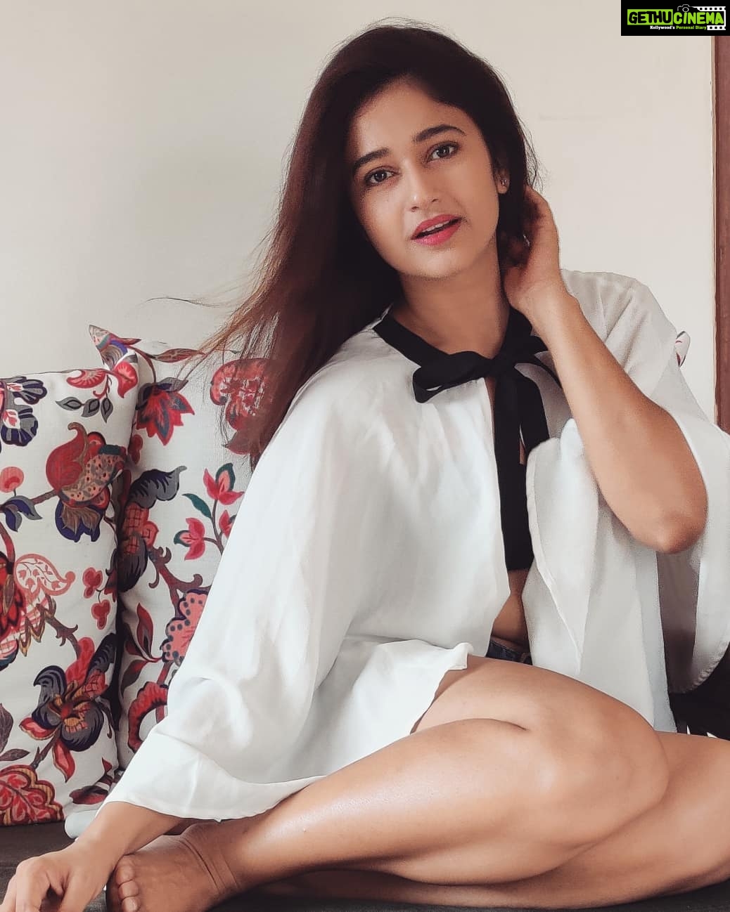 Poonam Bajwa Instagram - 🖤🖤🖤 @hairstylebynisha