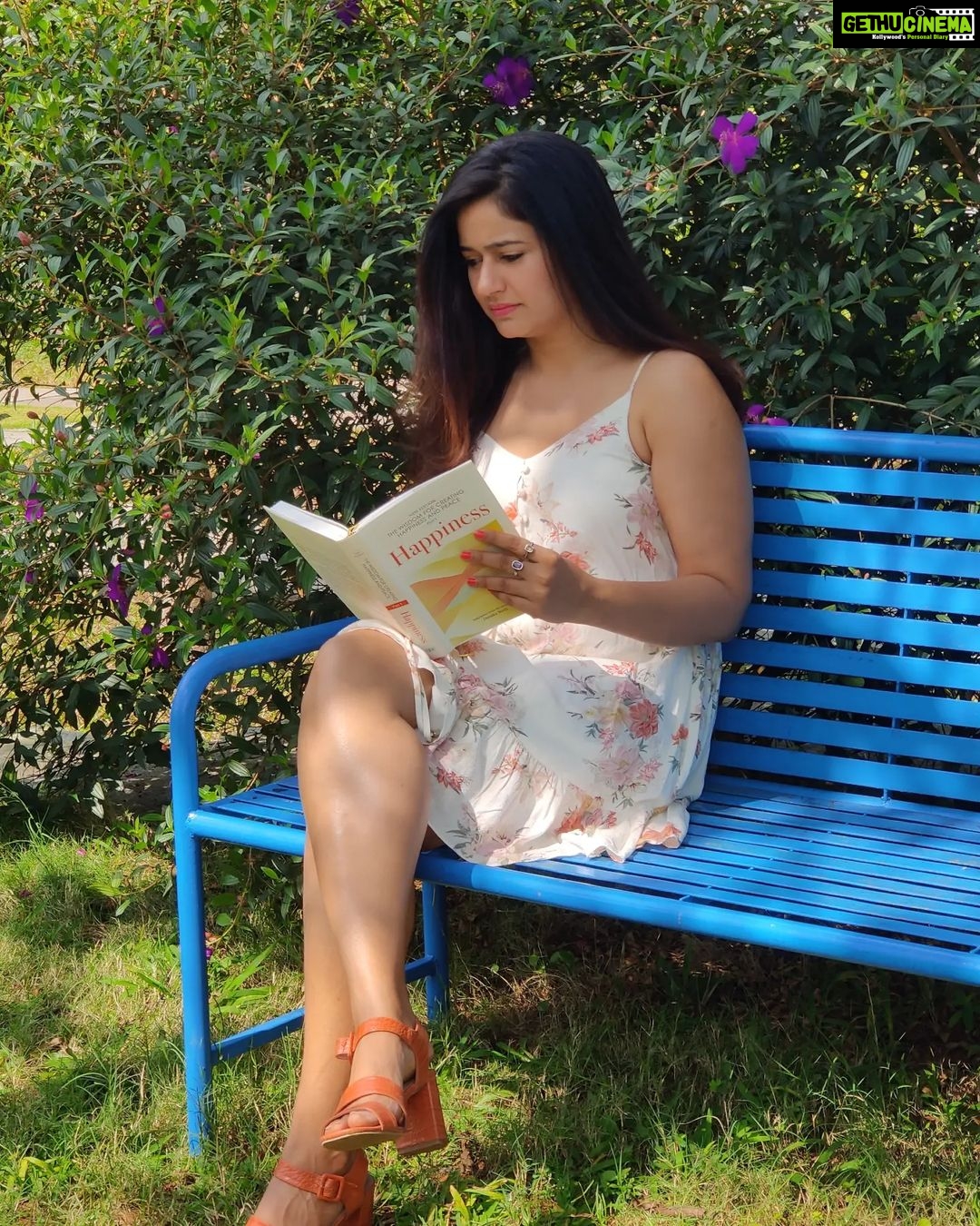 Poonam Bajwa Instagram - In this little piece of heaven !!!! #betweenshots# 📸@hairstylebynisha Gudalur, Tamil Nadu, India