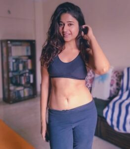 Poonam Bajwa Instagram - ✔️🖤#why is today feeling so good ?🖤✔️