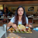 Poonam Bajwa Instagram - 7 stages of love!!!This meal was a divine experience! #tndiaries❤️#ootydiaries#adifferentjoy#anandbhavan#anandindeed