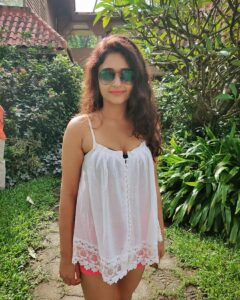 Poonam Bajwa Instagram - 🌤️✨🌈💞🌼 #mondaymorningmagic#