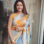 Poonam Bajwa Instagram - ❣️❣️❣️ To you my friend,who is reading this right now ... Happy Friendship Day! Yeh dosti sada barkarar rahe! 🖤@hairstylebynisha
