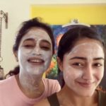 Poonam Bajwa Instagram - With @tridhac #goodmorningbeautifulsouls!😂😂😂🤣😁🌟 #morningtutorial#😁🌟❤️