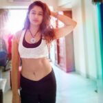 Poonam Bajwa Instagram - 🧡🦋🌠🪐#thelightishere#🌞🌟 #goodmorningbeautifulsouls#
