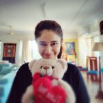 Poonam Bajwa Instagram – 🦋🦋🦋🧡🪐☀️✨🌈✨🍀Allow yourself happiness today!You so deserve it!!! 
#thejoyquotient#