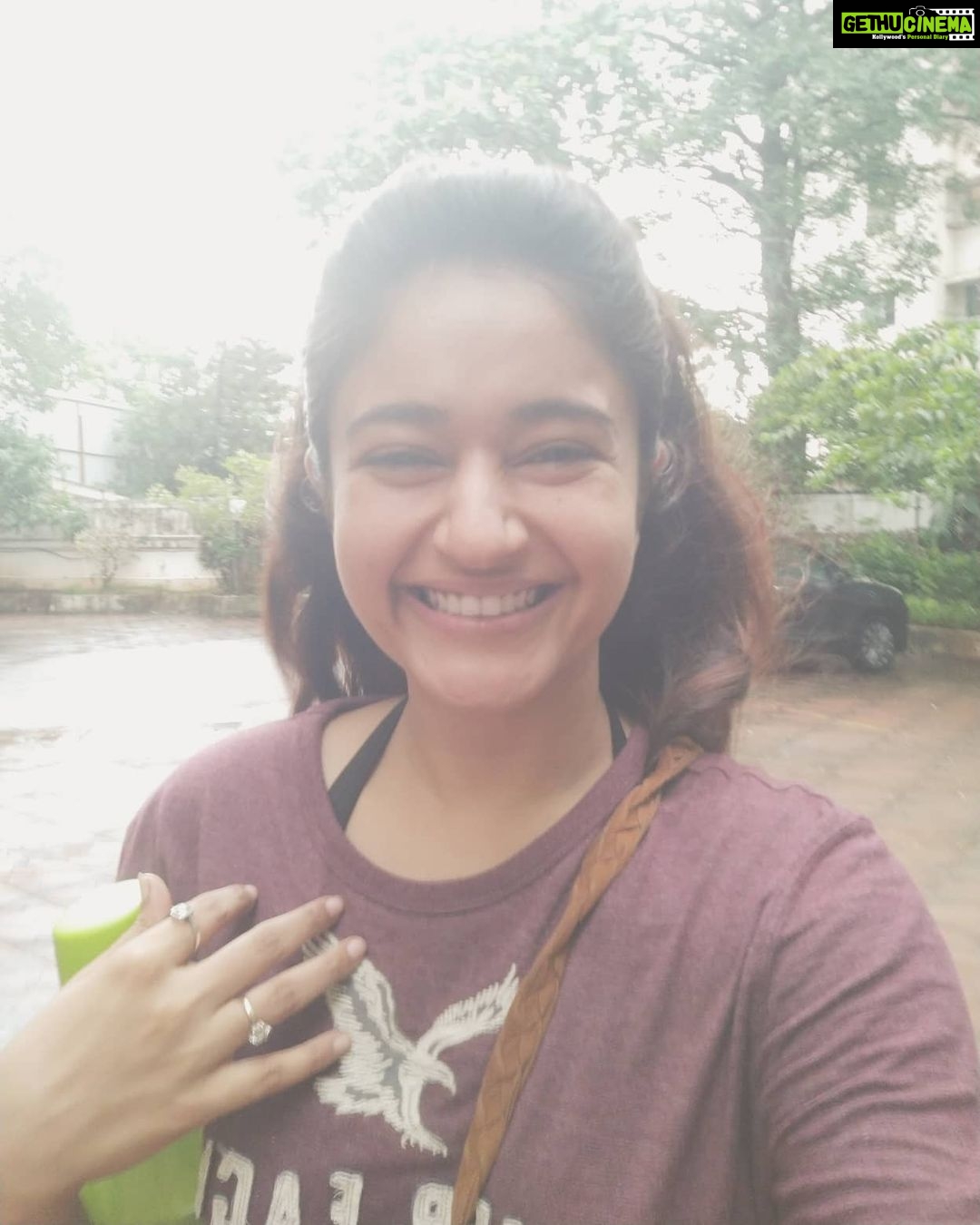 Poonam Bajwa Instagram - Friendly Gentle Reminder to Smile 😁 'Smiling can trick your brain into happiness. A smile spurs a powerful chemical reaction in the brain that can make you feel happier.Science has shown that the mere act of smiling can lift your mood, lower stress, boost your immune system and possibly even prolong your life.' #smileforanything #smileforeverything#dontfear#letscheer