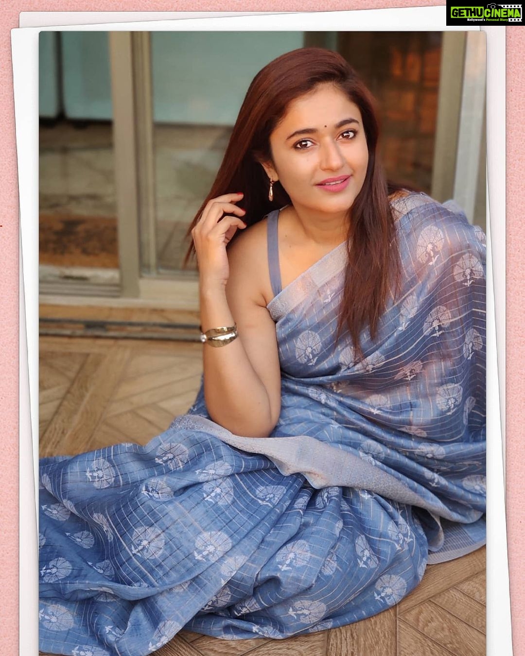 Poonam Bajwa Instagram - 🦋🦋🍂💛🌈🪐 📸@hairstylebynisha
