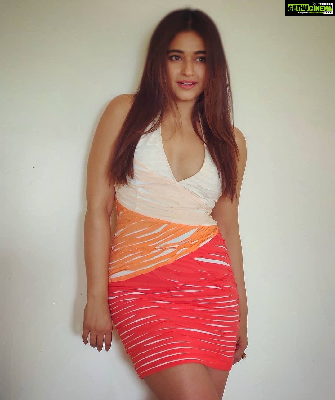 Poonam Bajwa Instagram - 🌈🌈🌈 ✨🌟🌠@hairstylebynisha