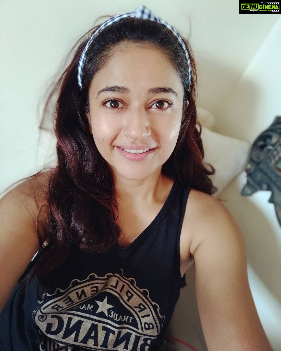 Poonam Bajwa Instagram - ๐๐ฆโกโ๏ธ#eveningmagicintheskies #weathergodsaresmiling#๐ซ๐ซ๐
๐๐๐ฆ๐ฆ