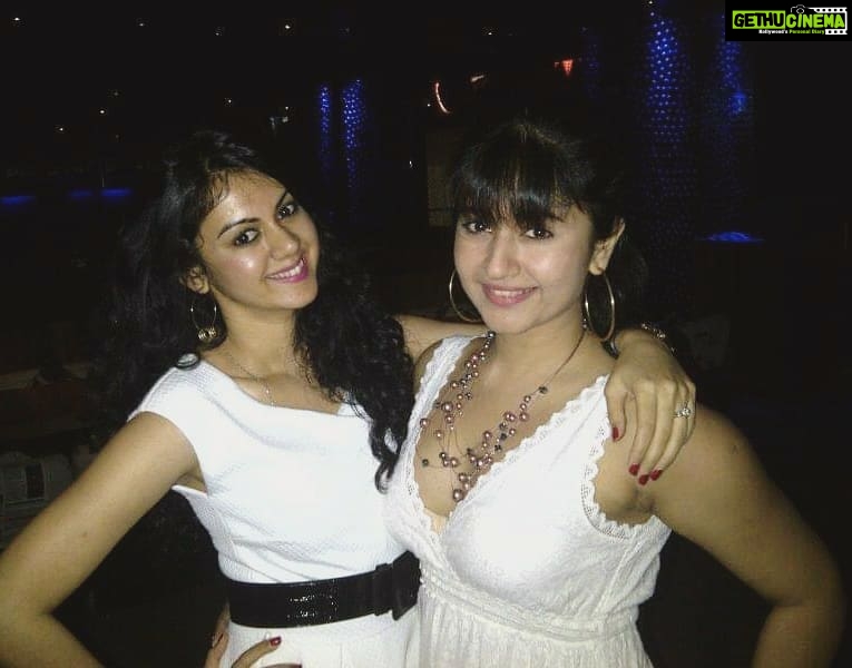 Poonam Bajwa Instagram - 💞💞 @kamana10 #Tbt #longbeforelockdown