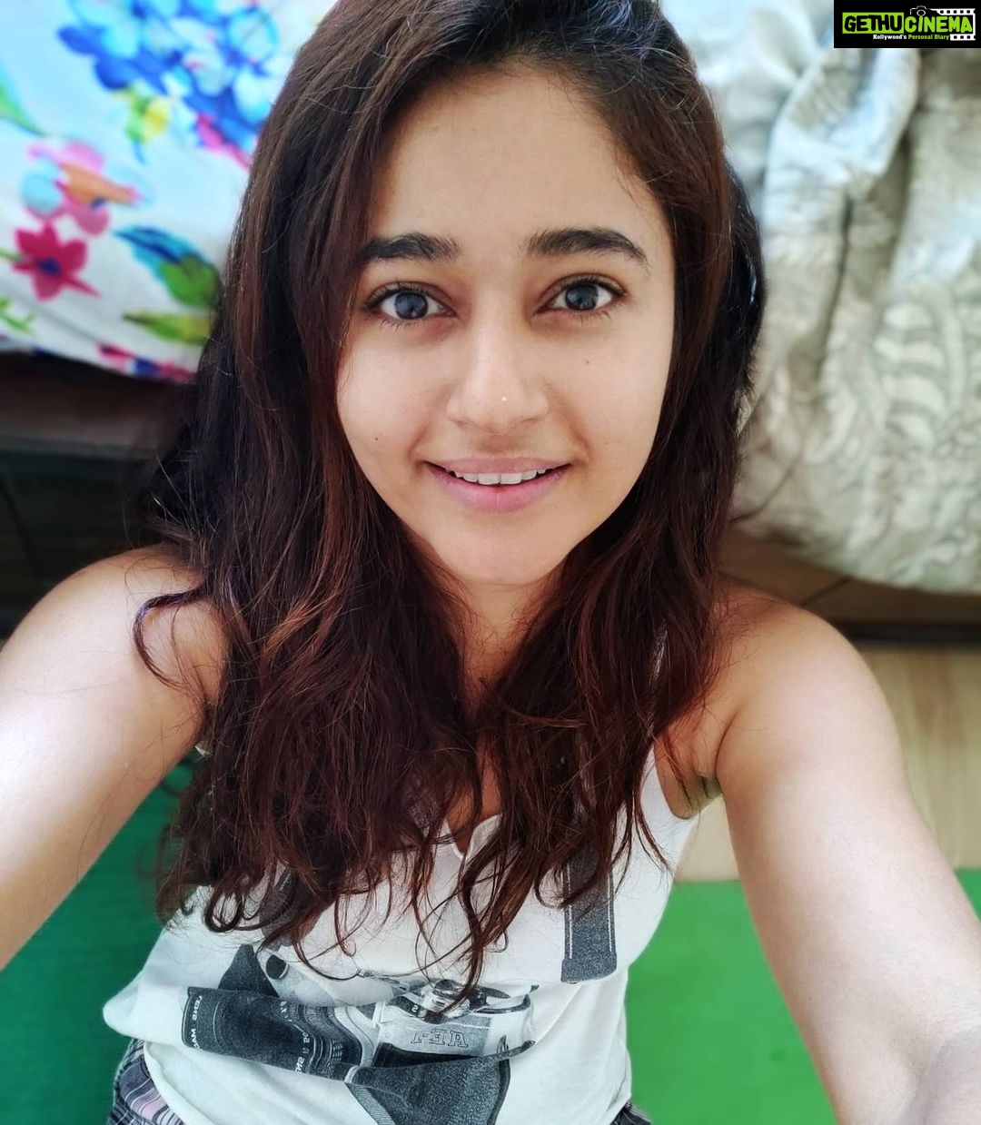 Poonam Bajwa Instagram - ๐๐๐ธ#mondaymorningmeditation# sanitycheckโ๏ธ#๐๐ธโจ๐๐ธ