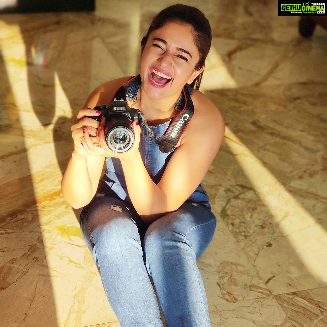 Poonam Bajwa Instagram - #happinessishomemade❤️#stayhomestayhappy# .📸📸@hairstylebynisha