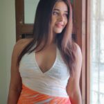 Poonam Bajwa Instagram - #birthdaythoughts🎂#newmind#newquestions #newworldblueprint#letsalsotrythis Let's also ask the good questions... Please feel free to share questions you can think of in similar light ... Answers I seek through experiences.. What would it take to turn this around? Why is The Divine light shining so bright ? How good can it get for all of us ? Why is the world such a beautiful place? How does love keep cropping up everywhere I look ? Pic: 📸@hairstylebynisha