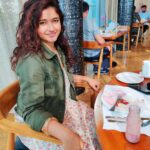 Poonam Bajwa Instagram - #oneofthosemornings#whyisthesunshininginmyface 🖤🖤📸@suneel1reddy
