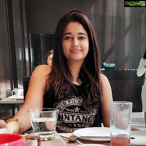Poonam Bajwa Instagram - #aftercoffeeface#beforecoffeeface#hyddairies π€π€πΈπΈ@suneel1reddy