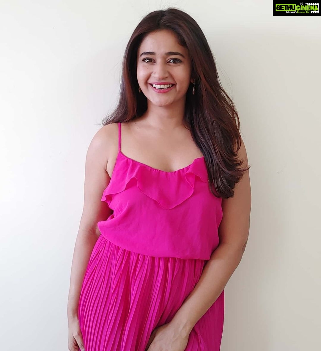Poonam Bajwa Instagram - #sundaylove β€οΈ πππ πΈπΈ@hairstylebynisha