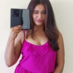 Poonam Bajwa Instagram - Life's Good 😇 with the Dual-Screen LG G8X ThinQ smartphone which makes me look like the coolest person in the room! If you also want to make everyone jealous around you, go get your hands on this phone now! @lg_india #LGDualScreen #LGG8XThinQ