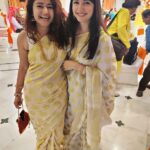 Poonam Bajwa Instagram - With @deepikabajwa ..🙈🙉🙊When your sis and you ,having no clue,arrive from different cities wearing similar outfits !! #wedidntplanthis #twinningiswinning#decemberweddings❤️#