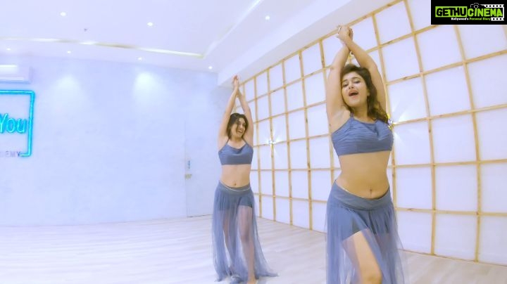 Poonam Bajwa Instagram - Here we go!!!Huge thanks and big hug to my friend @manjushree.kamdarlal for choreographing and pushing me to do this !!! Had way too much fun making this !!! 📸📸By @adityabhansali_ thanks for the creative inputs and video !! Song: #Galigali Movie :#kgf
