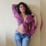 Poonam Bajwa Instagram - Have a fantastic new week ahead! ❤️❤️❤️ .📸@hairstylebynisha
