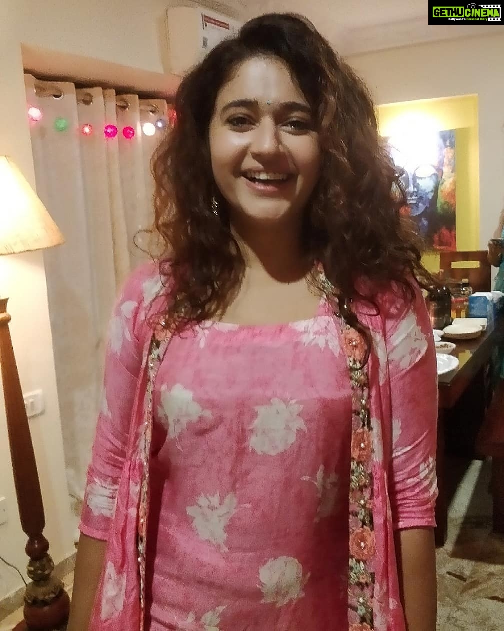Poonam Bajwa Instagram - Happy Diwali!!! Intending Love And Light for each one of you !!!!