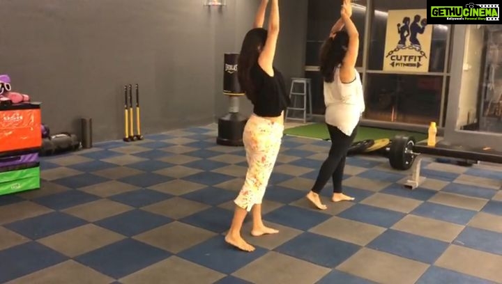 Poonam Bajwa Instagram - With @manjushree.kamdarlal #dancepractice#toomuchfuntogether#matchingsteps❤️❤️💕💕 Thank you to my friend/choreographer/dance partner for this!!our video coming soon !!! Mumbai, Maharashtra