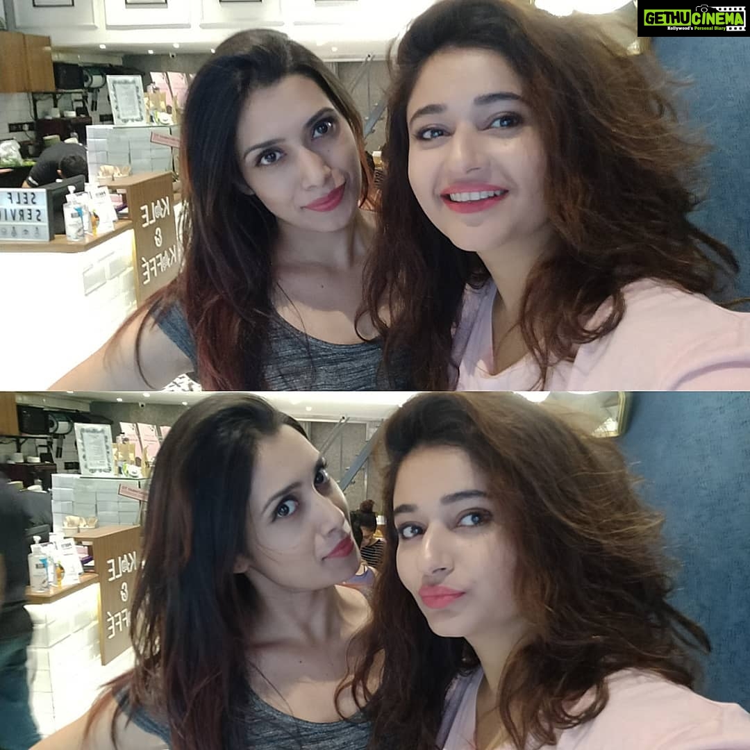 Poonam Bajwa Instagram - #happypeoples# Shot our first ever Dance choreography vid today @manjushree.kamdarlal !!! Deets update soon !!!