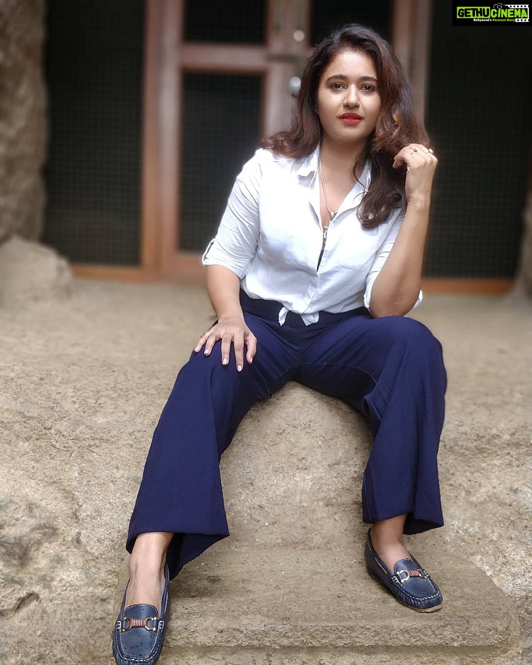 Poonam Bajwa Instagram - 💙💙💙💙💙 @hairstylebynisha