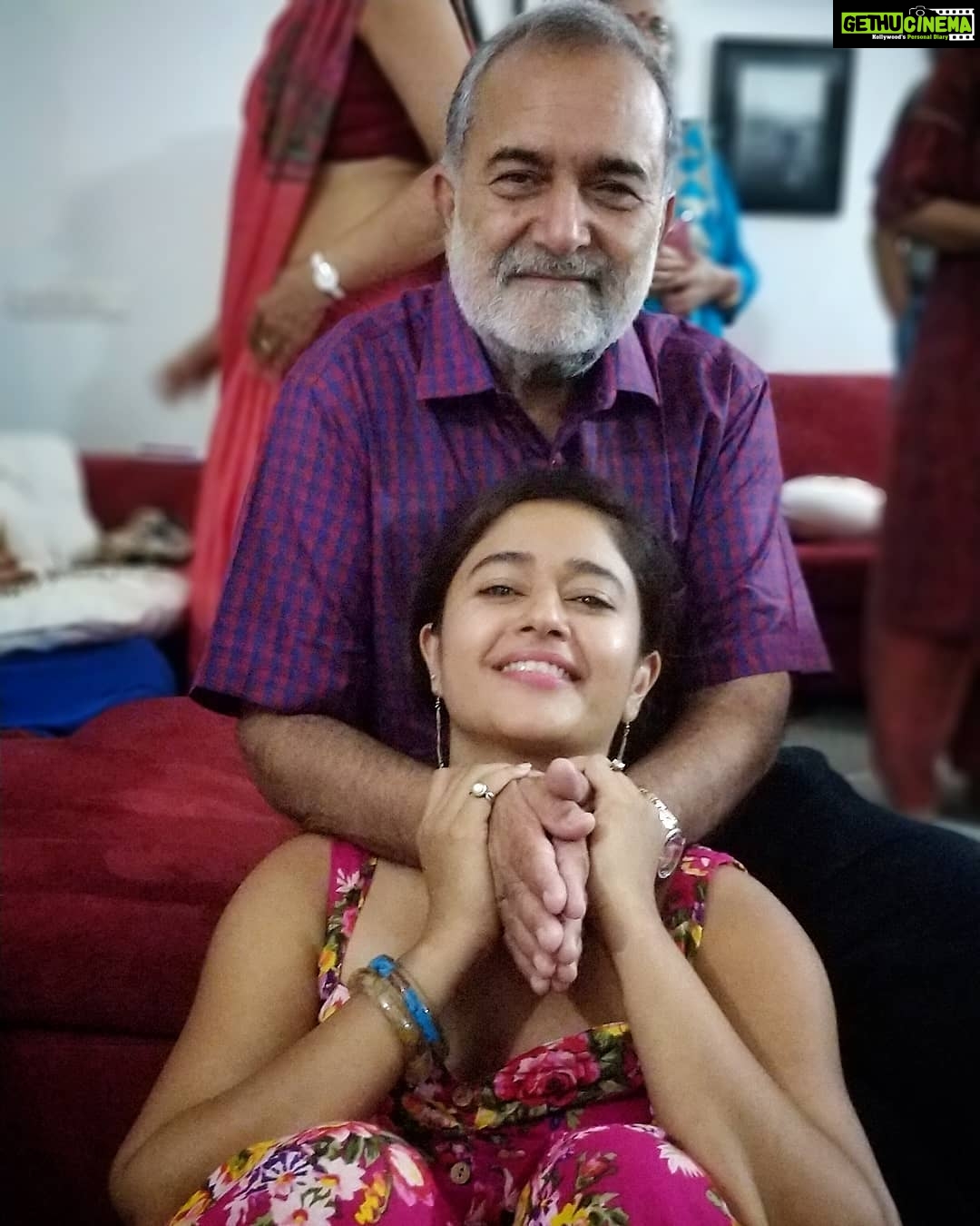 Poonam Bajwa Instagram - To the Men who give us Roots and Wings!! The Strength in my Shoulders,the Volume in my Laughter,the Expansion in my thoughts!!! Happy Father's Day to all the darling Dad's in the World!
