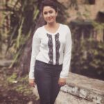 Poonam Bajwa Instagram - 🎶🎶🌧️🎶🎶🌧️🌧️