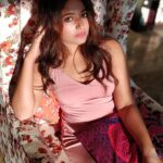 Poonam Bajwa Instagram - .#noshadowwithoutlight# . . . . .@hairstylebynisha