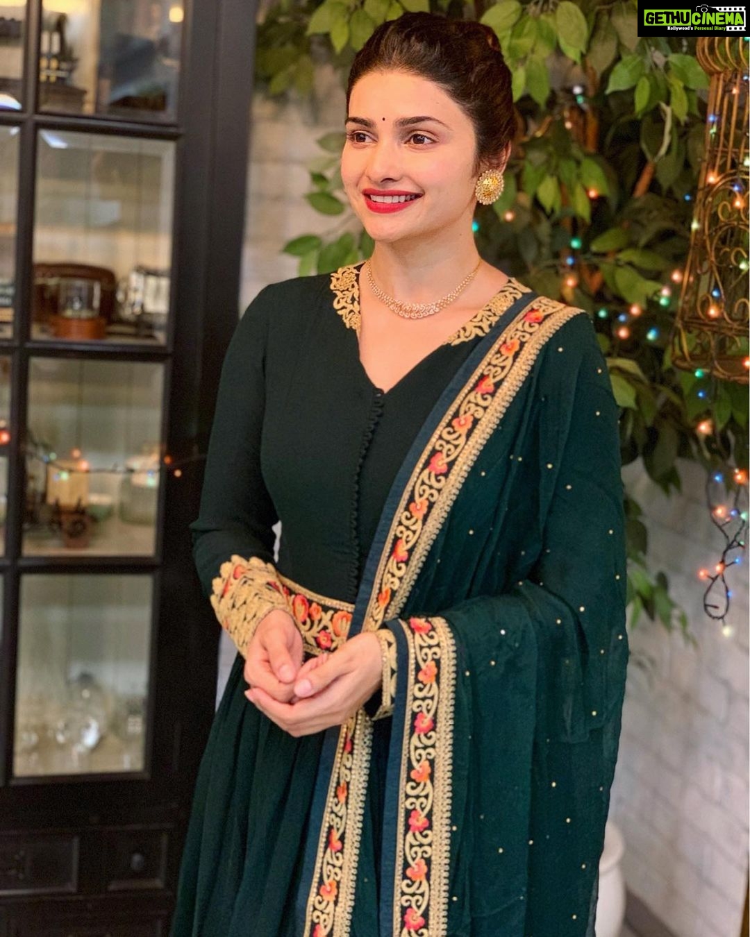 Prachi Deasi Instagram - Wishing you all everything you ever wanted this #Diwali 🌟❤️✨ #love & #light