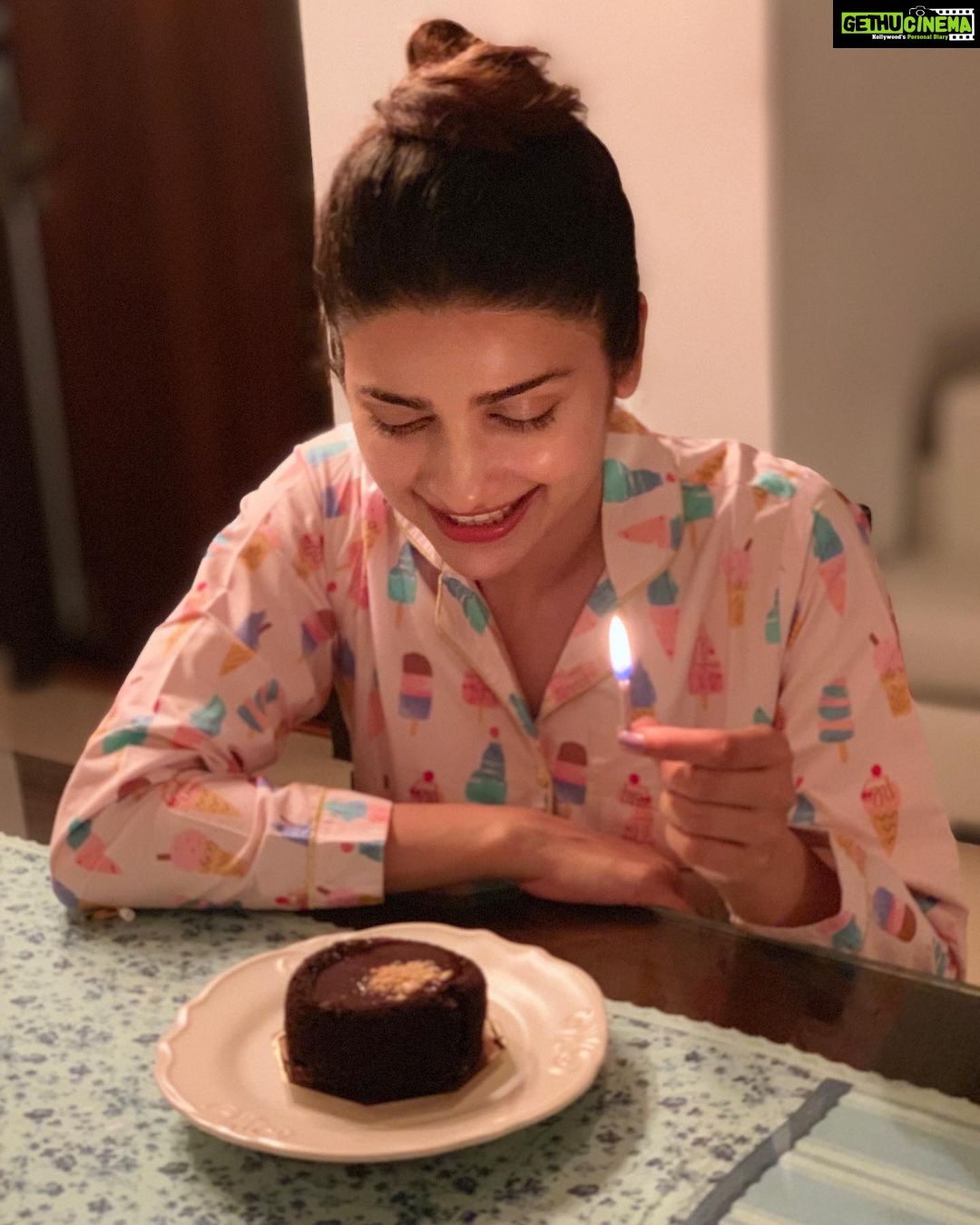 Prachi Deasi Instagram - 🕯😁🎈🐒 #12Sept #Birthdays in #pjs are the best 🥳 @dreamscoutured