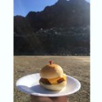 Prachi Deasi Instagram - Cool breeze, golden rays and a warm cheesy slider. Perfect way to start the day 🌤🏞🍔🐷 well at least some days #shoot #latergram #goldenrays #mountains #nature #morning #sliders #pigging Dubai, United Arab Emirates