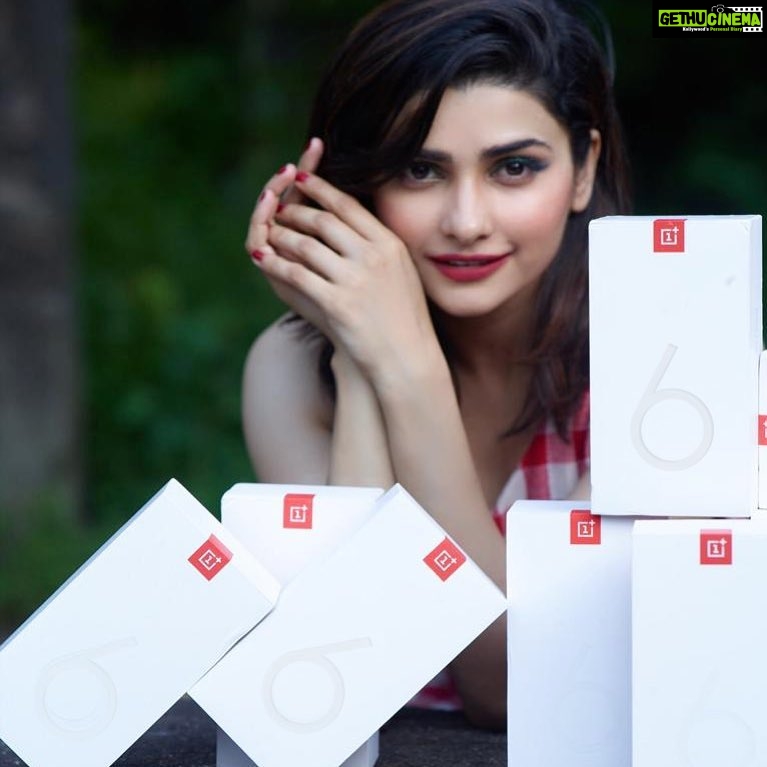 Prachi Deasi Instagram - Hey guys here’s the best giveaway ever! Follow @oneplus_india now to stand a chance to win the super #OnePlus6 and exciting accessories ❗️ Go follow repost and tag now ‼️