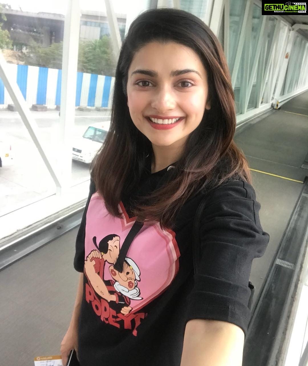 Prachi Deasi Instagram - #Kashmir ✈️ ❣️ #shootmode