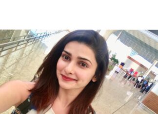 Prachi Deasi Instagram - Always remember how dumb you look taking a #selfie 😛