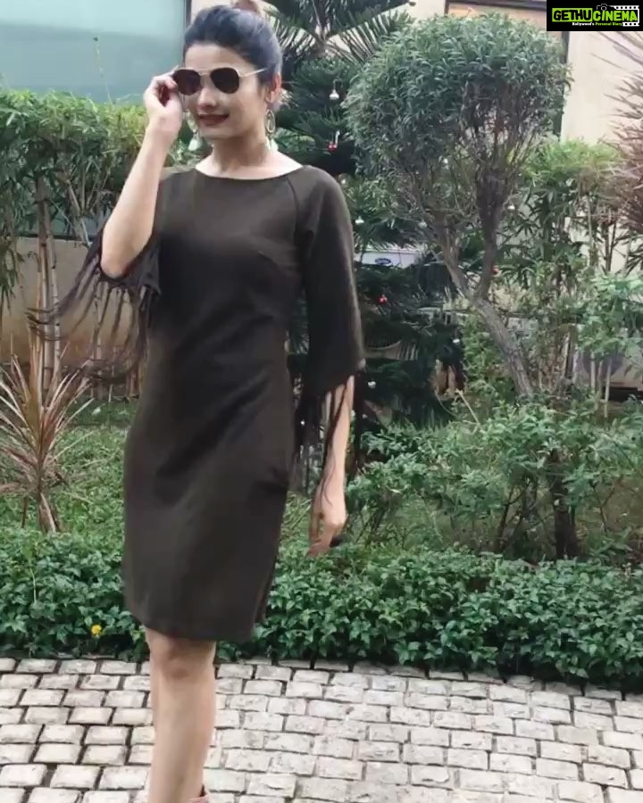 Prachi Deasi Instagram - #Christmas ready in this gorgeous dress from @DealJeans & am in love with em #fringes 🎄❣️ .. #TwinningWithTheChristmasTree #WinterTrends #DealJeans