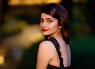 Prachi Deasi Instagram - Thankkk youuu @gauravsawn for this amazing click 📸❣️ #favoritepicture @shaylinayak @latikajathar 🤗