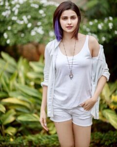 Prachi Deasi Instagram - They got Capes , I got Purple hair 👩🏻‍🎤😈 #KOSHA #purplelikeprachi #movie #love #purplehair #badass #knuckles #purple #fairytale #cinema #actor #actorslife #Picture taken by the awesome @gauravsawn 📸💥 @abhayrajkanwar @iamadvaita @karanrajkanwar @shaylinayak @latikajathar @sanamratansi @anushka_09