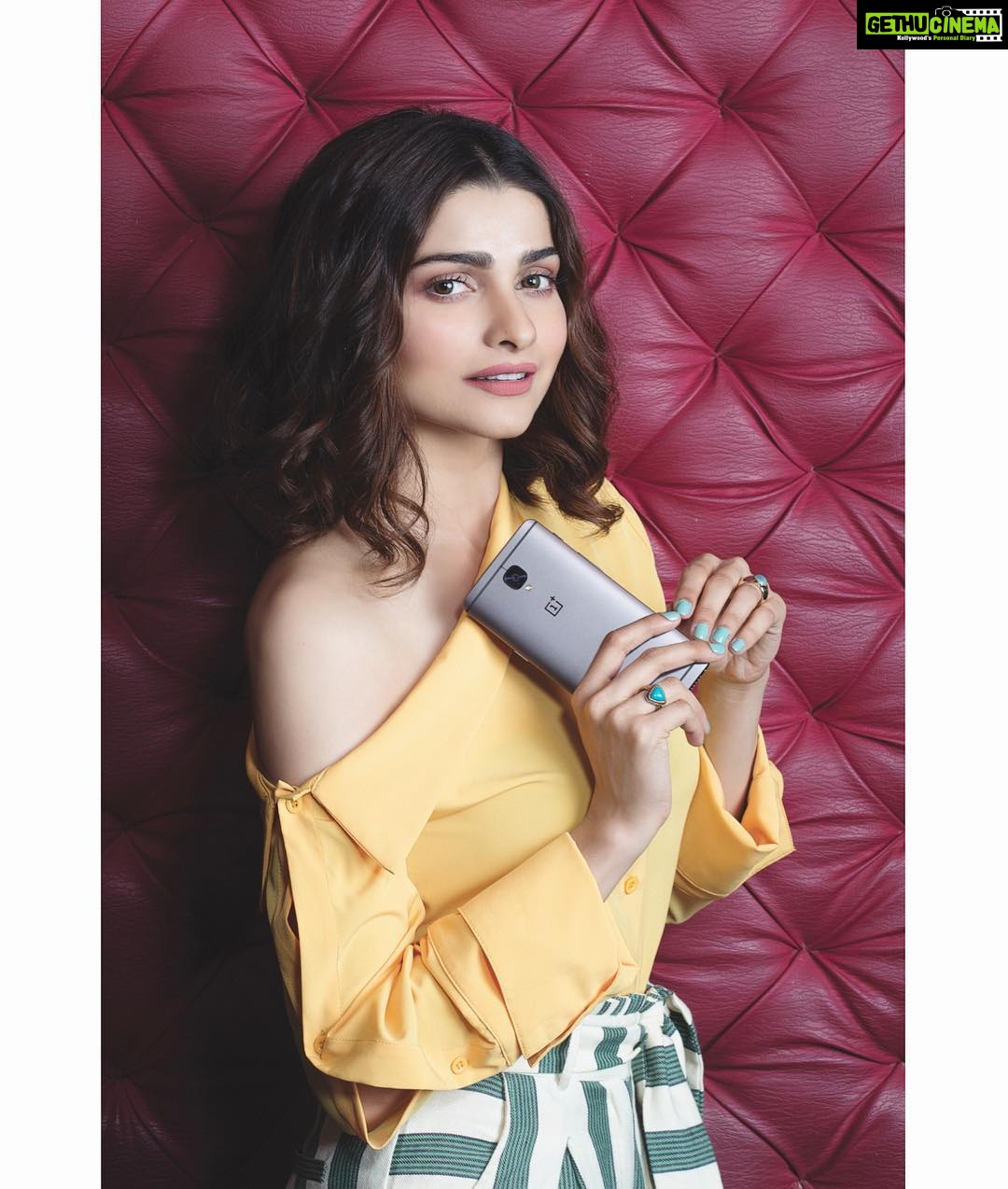Prachi Deasi Instagram - To all my adorable fans, go to thetechy.com/contest & get a chance to win a One plus Phone Signed by me ππ₯ #Maythestarsbewithyou #Oneplus #Exhibitmagazine # Hottest10startsups17 #coverface
