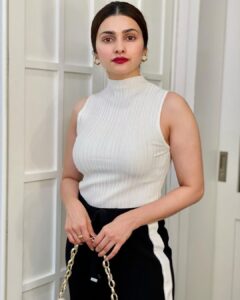 Prachi Desai Instagram - ♠️🤍♣️🦓 🖤🦓