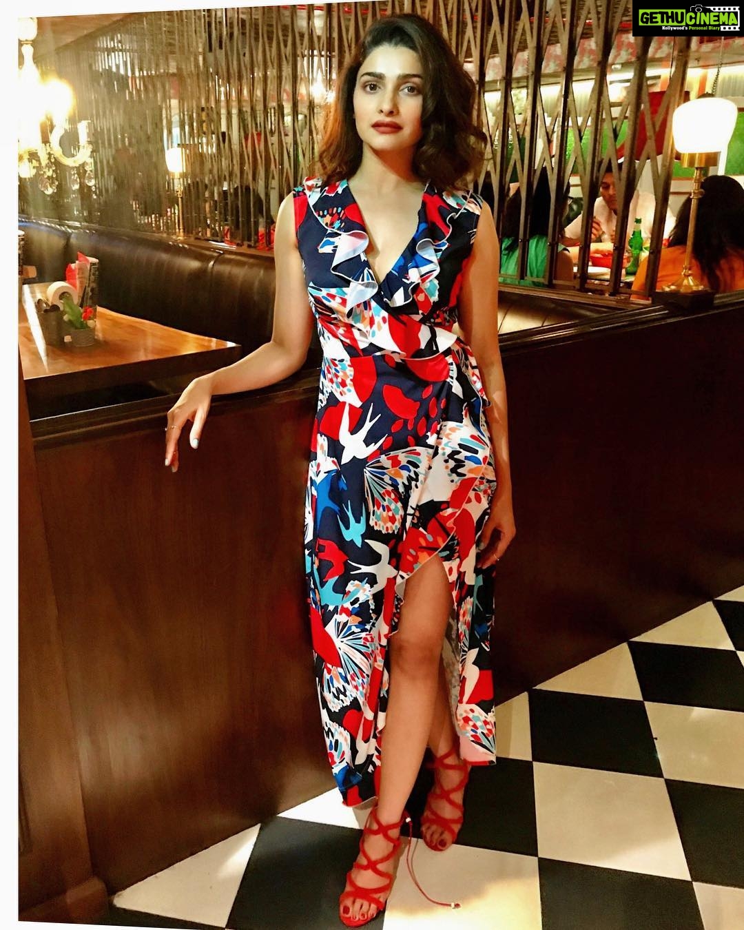 Prachi Deasi Instagram - #Summer ready in this pretty print from @koovsfashion 'a new collaboration, #DANIELLAXKOOVS- The Princess Collection πππ½ Love my dress? Get your hands on it, quick, at KOOVS.COM ππ»ββ #DaniellaHelayel #KOOVS