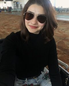 Prachi Deasi Instagram - When you think you can work a selfie .. ✈️ #nofilter #airport #selfie