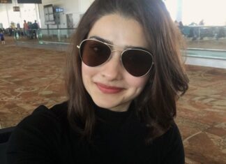 Prachi Deasi Instagram - When you think you can work a selfie .. ✈️ #nofilter #airport #selfie