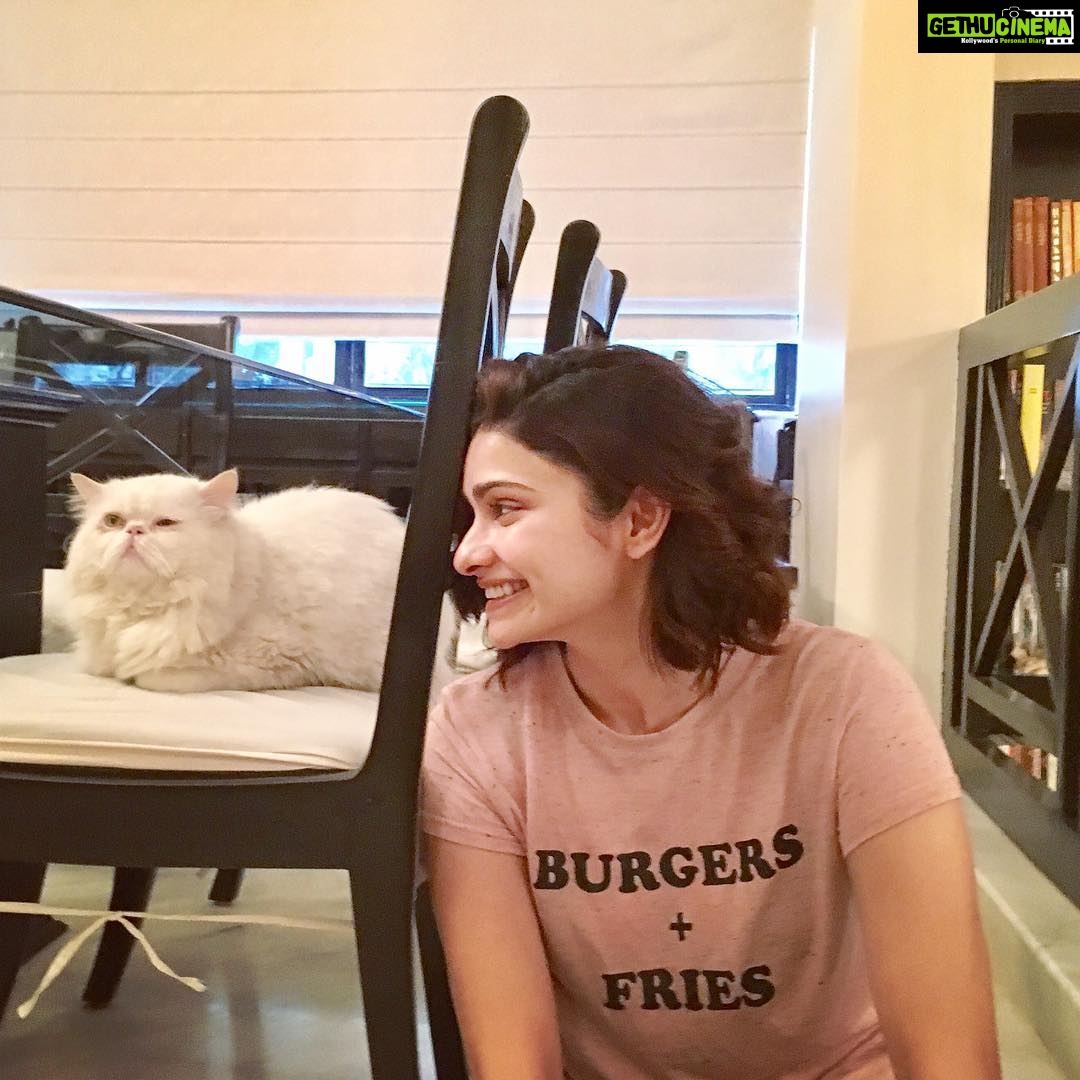 Prachi Deasi Instagram - #burgers + #fries 🍔+🍟 Yes please #sundayvibes